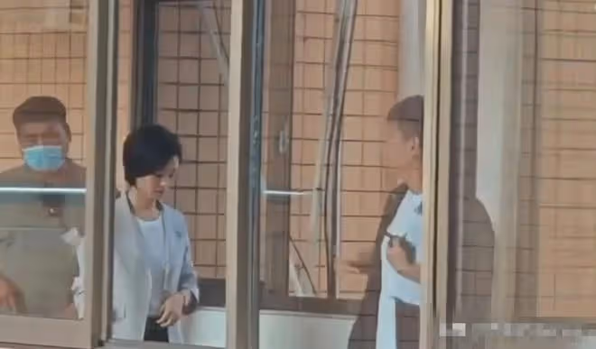 為角色而生!趙麗穎唐嫣破尺度再剪短髮,一個帥氣精幹一個難相認