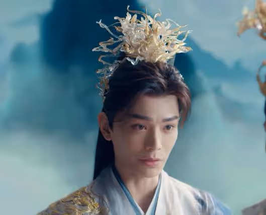 同樣頭飾繁瑣,為何《永夜星河》女演員能做到艷而不俗,動而不亂