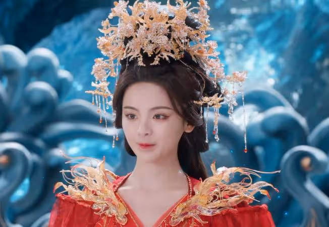 同樣頭飾繁瑣,為何《永夜星河》女演員能做到艷而不俗,動而不亂