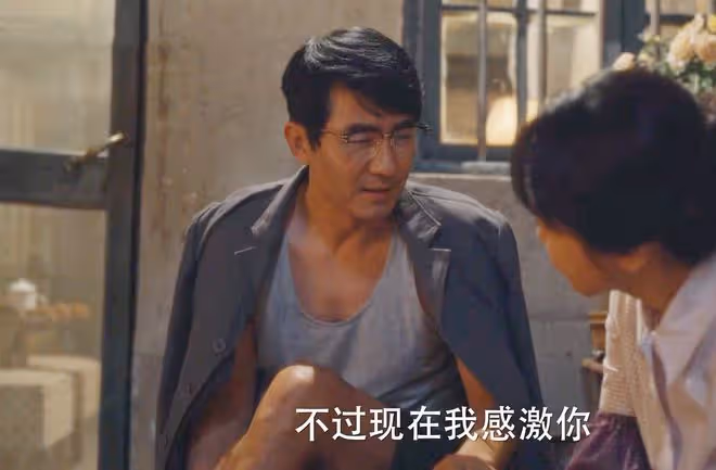 《小巷人家》范丞丞、關曉彤演打臉戲,演技不能對比,差距太明顯
