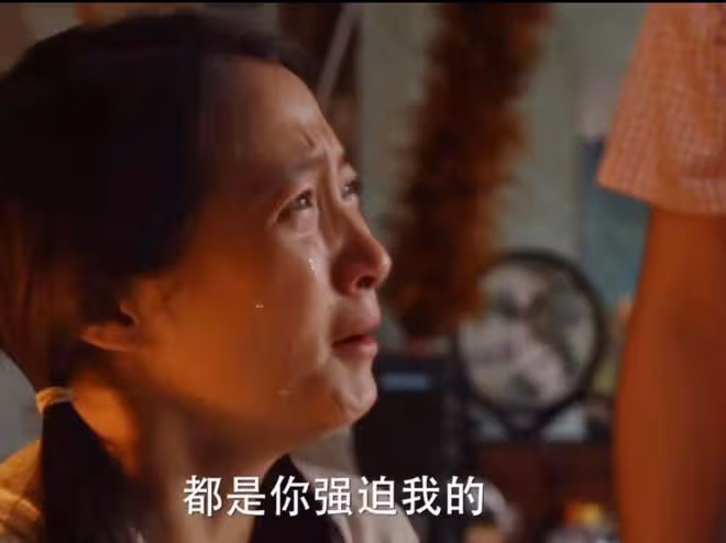 《小巷人家》范丞丞、關曉彤演打臉戲,演技不能對比,差距太明顯