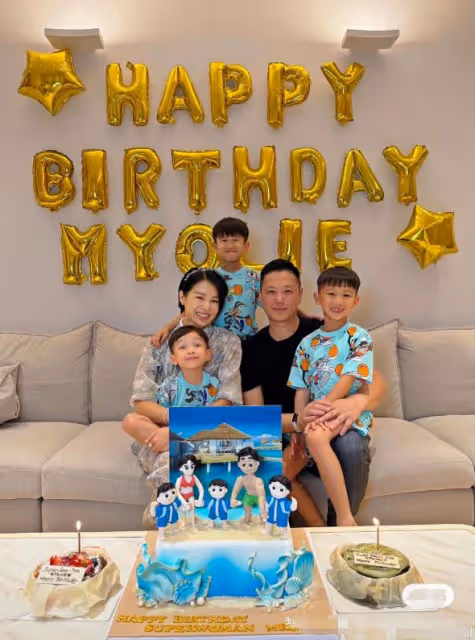 胡杏兒45歲生日,李乘德曬十年慶生照,二人世界變一家五口太幸福