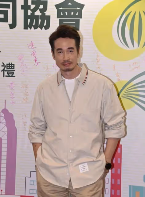 TVB視帝承認思想傳統不贊成子女早戀,透露新劇將演中醫,直言沒難度
