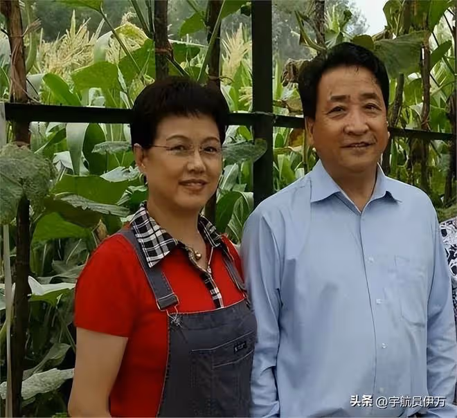 「春晚釘子戶」姜昆的老婆,丈夫能上22次春晚