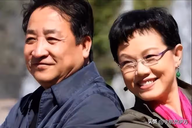 「春晚釘子戶」姜昆的老婆,丈夫能上22次春晚