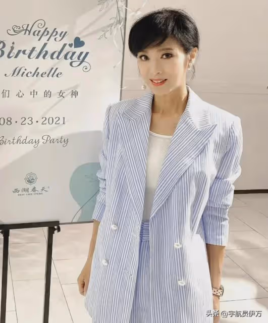 原來她們是親姐妹,姐姐被梁小龍帶紅,妹妹卻因徐少強毀了前途