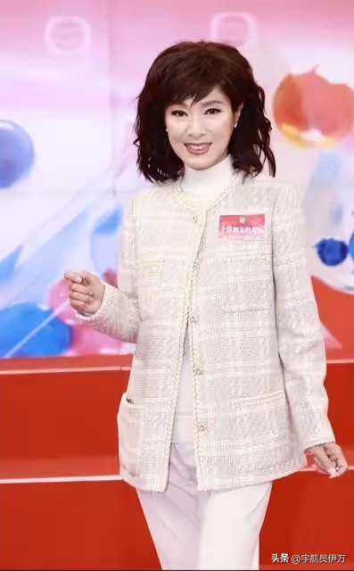 原來她們是親姐妹,姐姐被梁小龍帶紅,妹妹卻因徐少強毀了前途