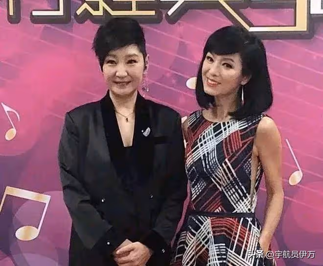原來她們是親姐妹,姐姐被梁小龍帶紅,妹妹卻因徐少強毀了前途