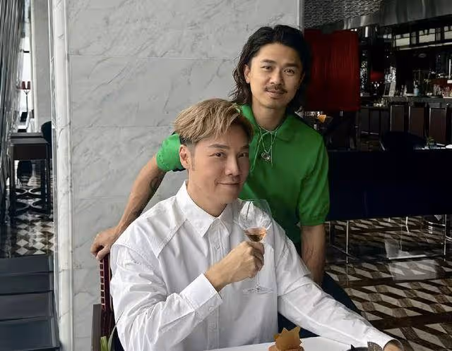 突發!香港男星宣布辭任家族生意董事職務,同性婚姻獲父親力挺