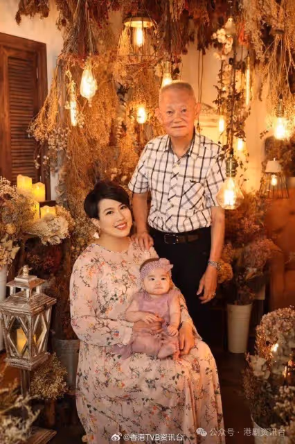 前TVB女星另一半曝光?神秘男現身安息禮送別陳爸爸