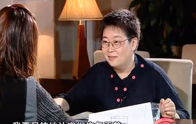 曾遭諷央視最丑主持,巔峰辭職領低保,59歲暴瘦讓人驚