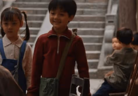 《小巷人家》李佳和莊圖南什麼關係？《小巷人家》蔣欣兒子小時候扮演者是誰？