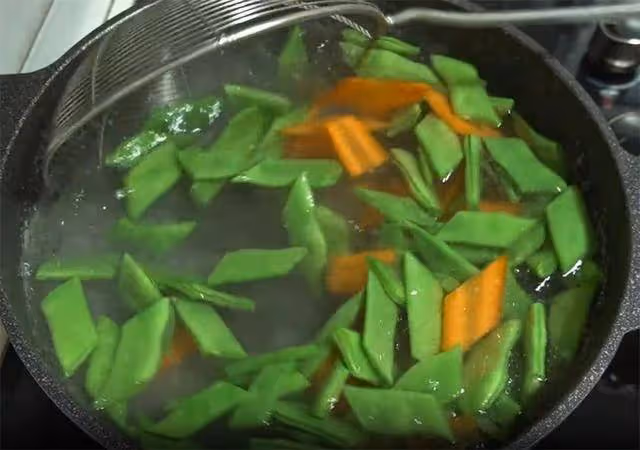 剛過完節不愛吃飯，教你用4種食材做小炒，脆嫩鮮香，沒肉也好吃