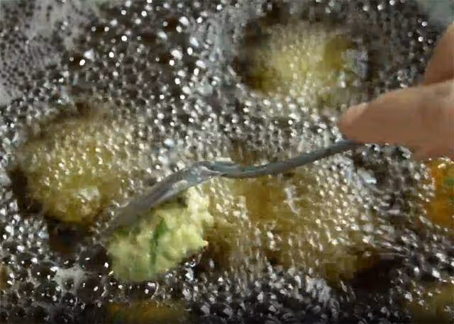 天冷了我家常做這筐丸子，外脆里嫩，口感鮮美，燉菜涮火鍋太香了