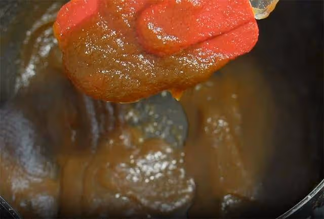 秋冬我家常備秋梨膏，不加糖不加水，簡單兩步就能做，潤肺又止咳