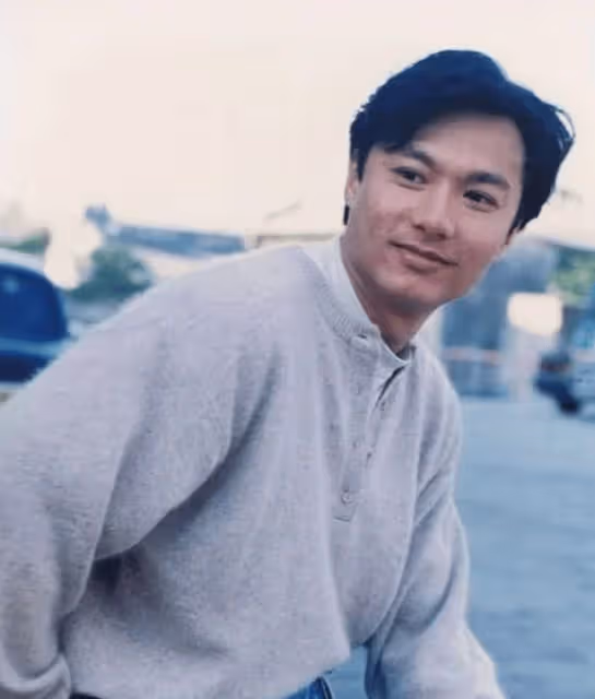 他曾是香港第一美男,拋棄劉嘉玲拒絕林青霞,如今落魄成了老大爺