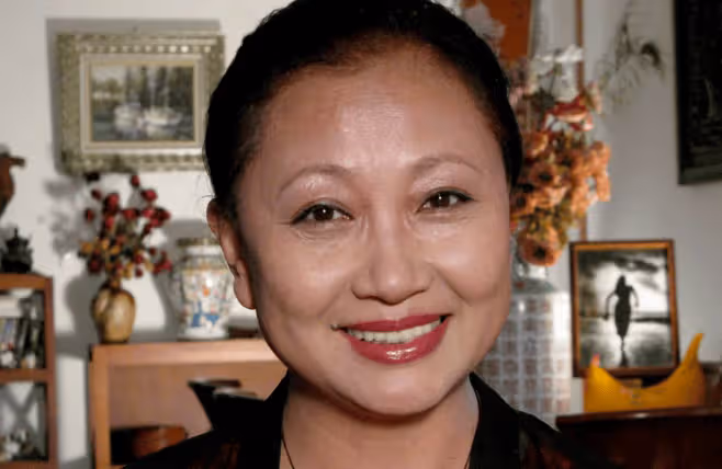 表面是霸道潑婦,實際是溫柔賢妻!和丈夫分居15年,58歲堅持離婚,現狀如何?