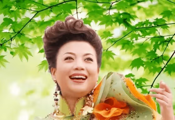 62歲歌手張行:因「流氓罪」入獄3年,與張也分手後,娶小27歲妻子,兒子15歲