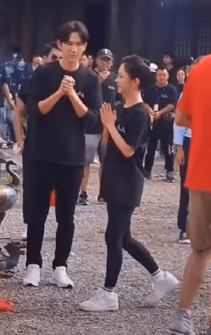 鍾漢良終於承認,最愛的不是圈外的素人老婆,而是相差16歲的她