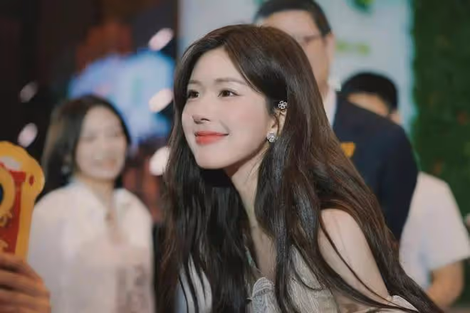 明明是演啥毀啥,卻戲約不斷,這5位演員憑啥資源這麼好?