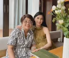 黃聖依媽媽:女兒600萬把自己「賣了」，女婿又爹又癲，太難了！