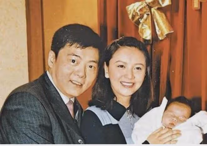 58歲曾華倩在線求工作,與梁朝偉分手36年後,被嘲「豪門棄婦」