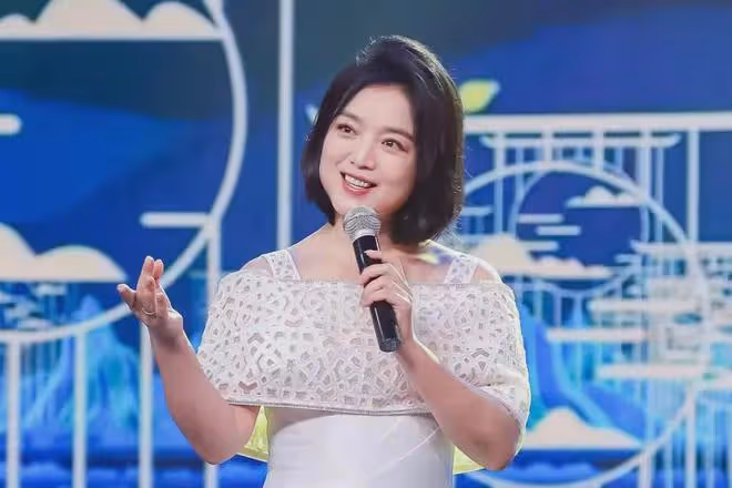著名歌手白雪:38歲離婚選擇獨自養子,44歲嫁小8歲老公很幸福