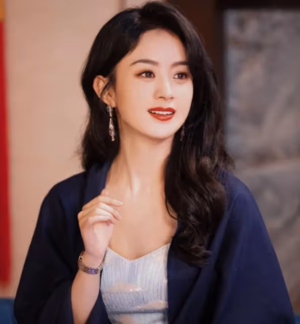 趙麗穎罕見曬兒子看動畫,想想奶音萌化網友,母子互動引熱議