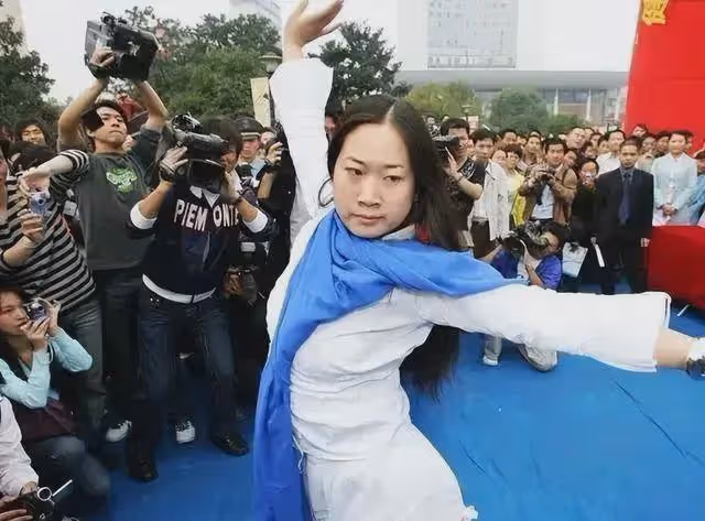 47歲芙蓉姐姐身家過億!從網紅到億萬富翁,她的清醒人生令人驚嘆