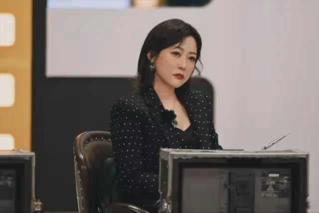 郝蕾再次回應演員直播帶貨,觀眾易出戲,賺錢需有度!
