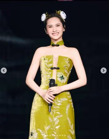 楊丞琳成都開唱「cos一根竹子」!中門大開外露一片肉色 真相照曝