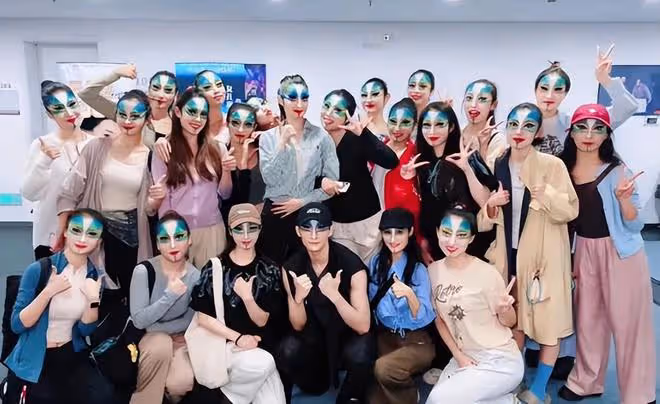 金星事業被全面叫停，楊麗萍的孔雀舞已經展開全國巡演！