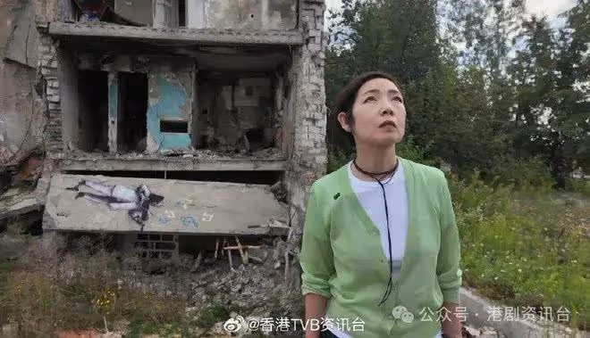 鍾嘉欣加國被巧遇態度再成話題!曾因拒合作鬧出「雙面人」爭議