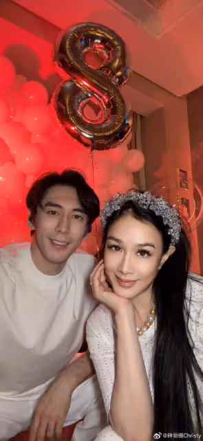 鍾麗緹慶與張倫碩結婚八周年,夫妻未育兒女,無懼12歲年齡差超甜