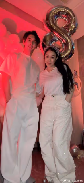 鍾麗緹慶與張倫碩結婚八周年,夫妻未育兒女,無懼12歲年齡差超甜