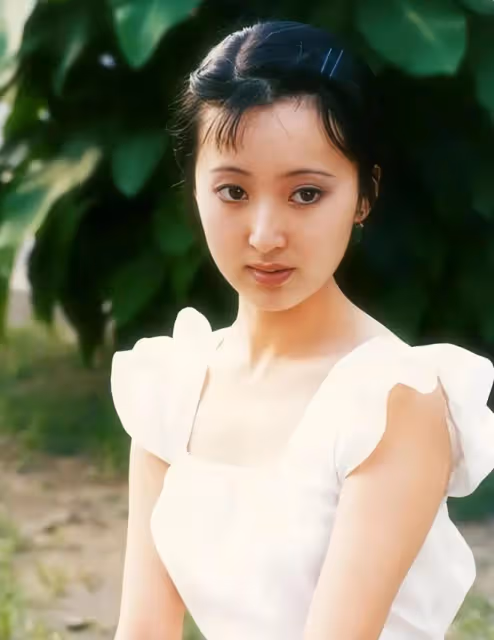 陳曉旭:19歲爆紅,35歲身價上億,42歲出家,丈夫的堅守讓人淚目