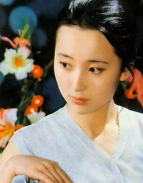 陳曉旭:19歲爆紅,35歲身價上億,42歲出家,丈夫的堅守讓人淚目