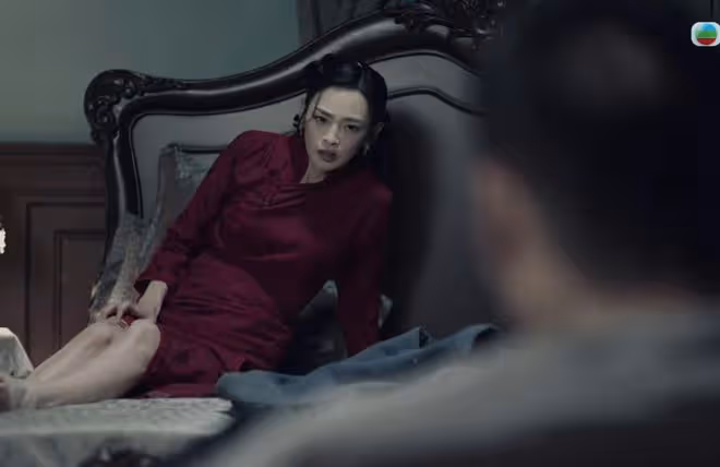 TVB港姐小花不介意「頂級綠茶婊」標籤!台慶劇大曬身材長腿,展心機女魅力!