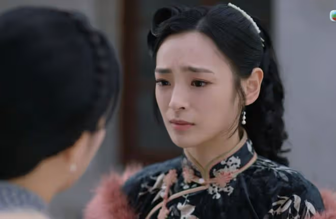 TVB港姐小花不介意「頂級綠茶婊」標籤!台慶劇大曬身材長腿,展心機女魅力!