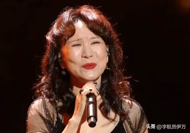 66歲鄭緒嵐回國賺錢,身材臃腫盡顯滄桑,網友:不是中國人不能要