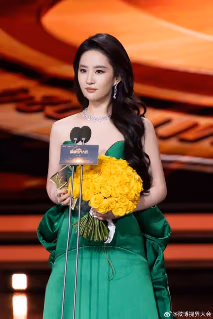 微博視界2024最讓人驚艷女星:陳都靈第5、虞書欣第2,第一名是TA