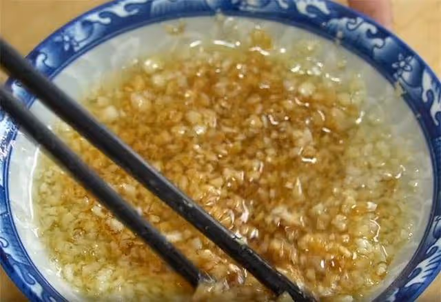 絲瓜很多人不會做,教你特色新做法,不炒不燒湯,口感滑嫩不發黑