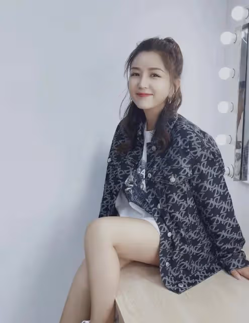 明星真實身材大跌眼鏡，高圓圓麒麟臂，蔣欣蓮藕腿，何潔水桶腰