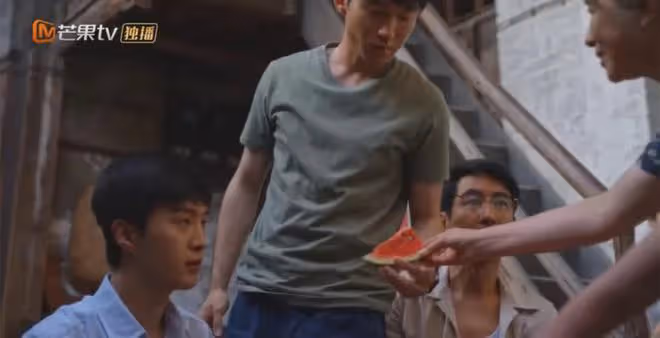 小巷人家第22集:棟哲替筱婷挨巴掌感情升溫,奶奶偏心分瓜太氣人