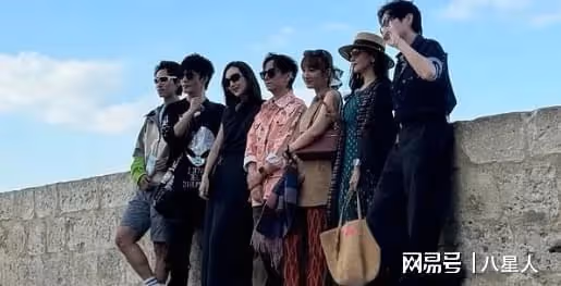 郭德綱管管吧!德雲社私生活混亂,孩子都懷第二個了,不知道誰是爹