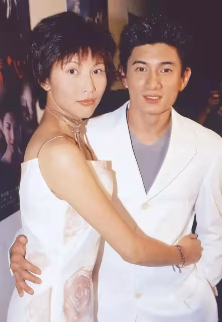 51歲吳奇隆當眾痛哭，原因讓人心疼：有些感情，註定不能長久