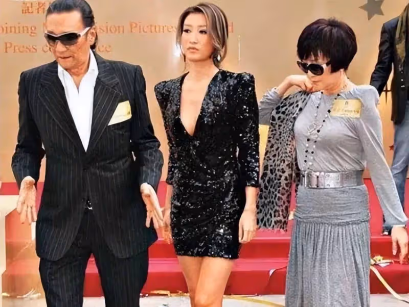曾一年換7次男友未婚生女,如今41歲的謝霆鋒胞妹,為何仍無人敢娶?