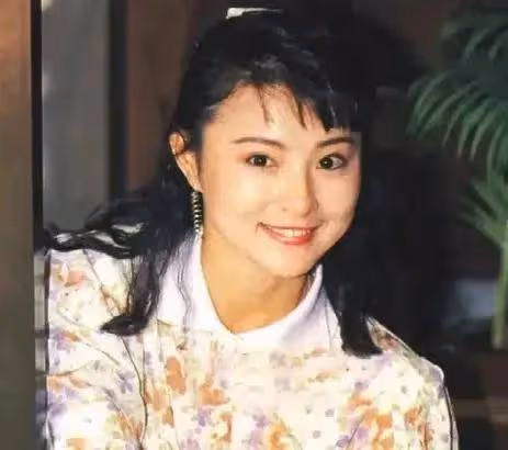 與楊紫瓊齊名,嫁億萬富豪,被老公現場捉到與乾兒子不倫戀,她如今怎麼樣了?