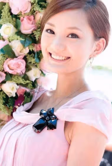 41歲黃聖依「不敢離婚」?回看21年前出道作品裡的她,完全想不通