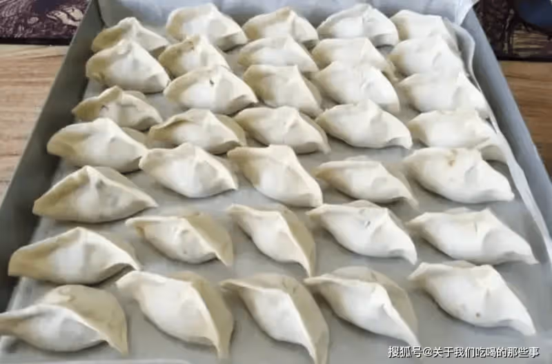 保存餃子,切記不要包好直接凍!掌握好3點,個個不粘連不開裂